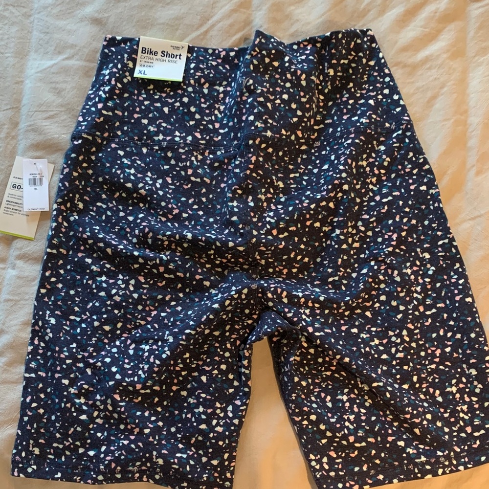 Old Navy Women's Blue Patterned Bike Shorts - Picture 2 of 3